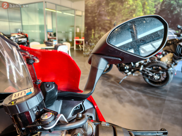 Can canh Ducati Panigale V4 the he moi vua cap ben thi truong Viet Nam voi gia 989 trieu Dong - 41