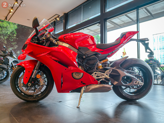 Can canh Ducati Panigale V4 the he moi vua cap ben thi truong Viet Nam voi gia 989 trieu Dong - 45