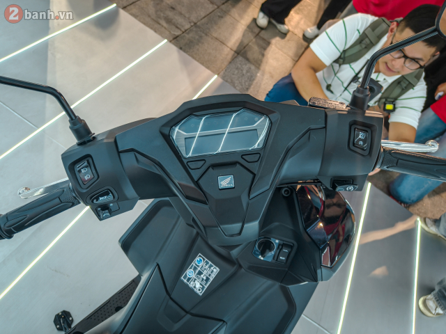 Can canh Honda Air Blade 2026 vua ra mat thi truong Viet Nam voi muc gia hap dan - 9