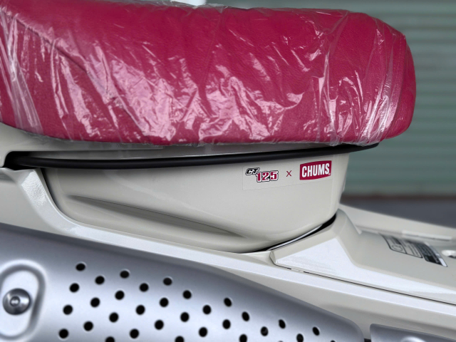 Can canh Honda CT125 CHUMS Limited Edition vua ve Viet Nam voi so luong chi dem tren dau ngon tay - 9