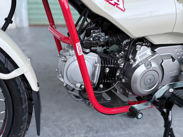 Can canh Honda CT125 CHUMS Limited Edition vua ve Viet Nam voi so luong chi dem tren dau ngon tay - 15