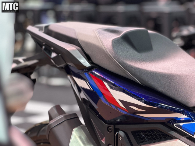 Cận cảnh honda x-adv 2026 vừa cập bến thái lan đổi màu nâng tầm trải nghiệm - 8