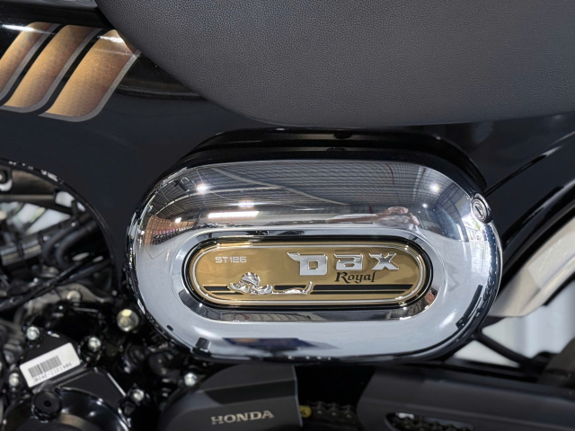 Can canh phien ban dac biet Honda Dax Royal vua cap ben thi truong Viet Nam voi so luong cuc it - 13