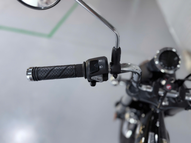 Can canh phien ban dac biet Honda Dax Royal vua cap ben thi truong Viet Nam voi so luong cuc it - 20