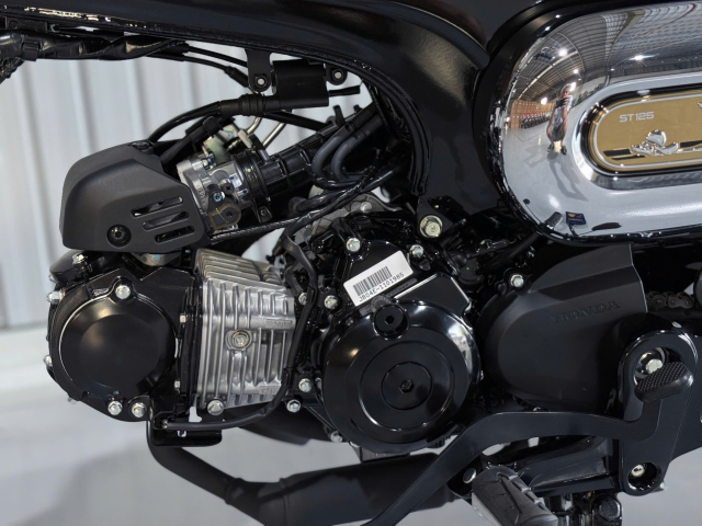 Can canh phien ban dac biet Honda Dax Royal vua cap ben thi truong Viet Nam voi so luong cuc it - 25