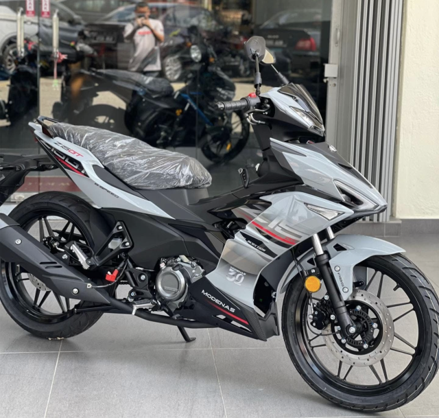 Con ac mong cua Honda Winner R va Yamaha Exciter 155 dang tren duong ve Viet Nam - 3