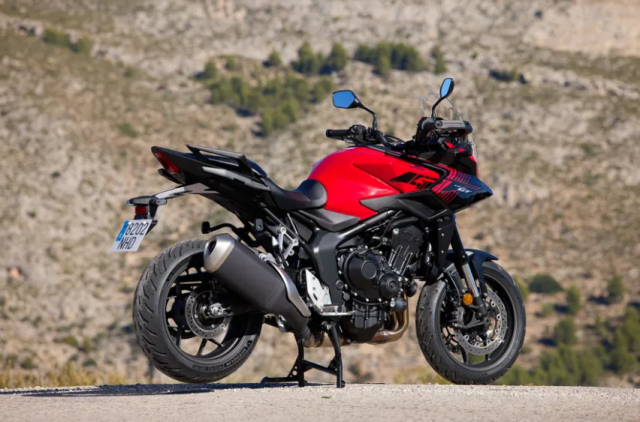 Đánh giá honda cb1000gt 2025 - lý trí bảo là xe du lịch trái tim bảo đây là quái vật - 4