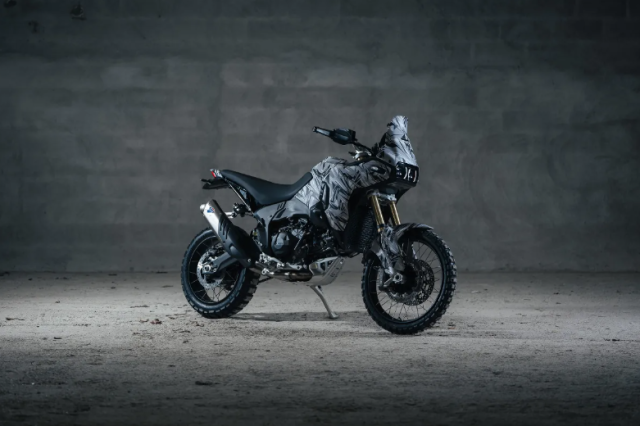 Ducati DesertX 2026 Mau xe phieu luu chay bang dong co V2 se chinh thuc ra mat vao thang 2 - 3