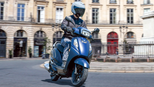 GX nho va R1000R lon Day la cach Suzuki ra mat xe vao nam 2026 - 11