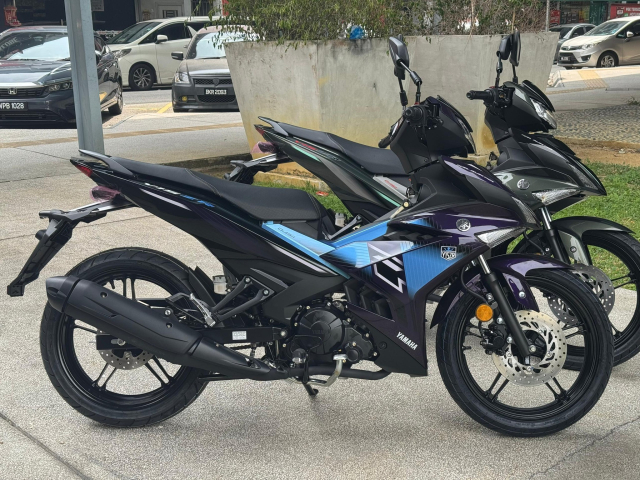 Hinh anh thuc te cua Yamaha Y15ZR 2026 tai cac dai ly Hut hon voi 3 tong mau moi - 7