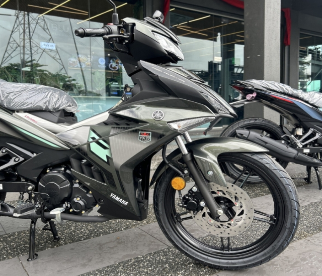 Hinh anh thuc te cua Yamaha Y15ZR 2026 tai cac dai ly Hut hon voi 3 tong mau moi - 11