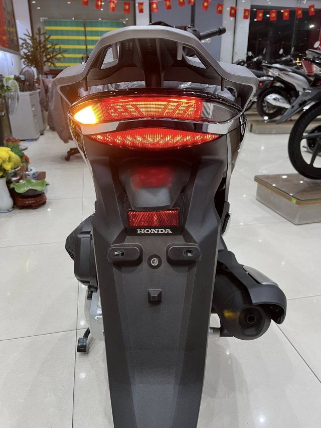 Hinh anh thuc te Honda SH 2026 da co mat tai dai ly som hon du kien - 21