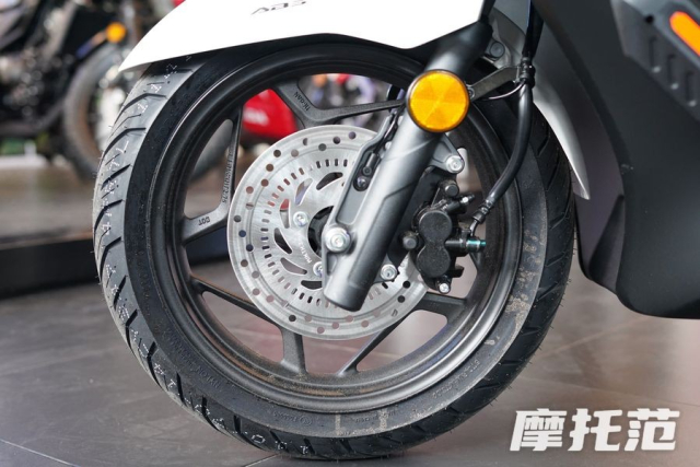 Honda NWT150 phien ban san phang day thu vi cua PCX Co gia ban chi tu 55 trieu Dong - 5