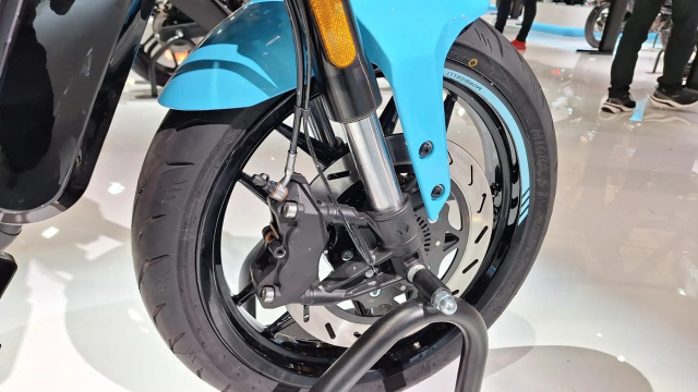 Kham pha tan binh Morbidelli N125V Dong co VTwin uy luc ABS 2 kenh TCS va co giao dien cuc dep - 9