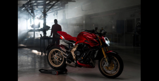 MV Agusta Brutale 950 Serie Oro Naked bike phien ban gioi han ra mat nam 2026 - 6