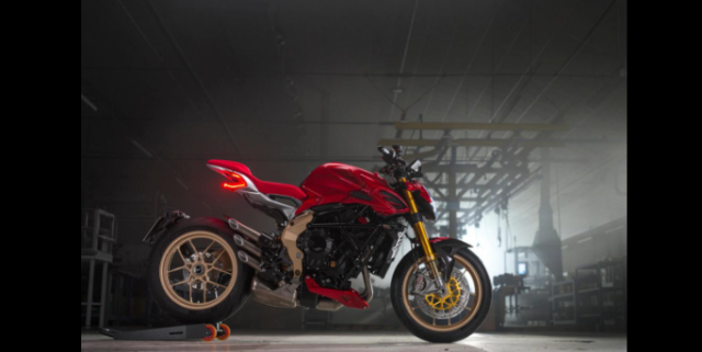 MV Agusta Brutale 950 Serie Oro Naked bike phien ban gioi han ra mat nam 2026 - 8