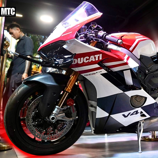 Panigale V4 Tricolore 2025 trinh lang Khi Tinh than Y cham den gioi han cuoi cua dam me - 5