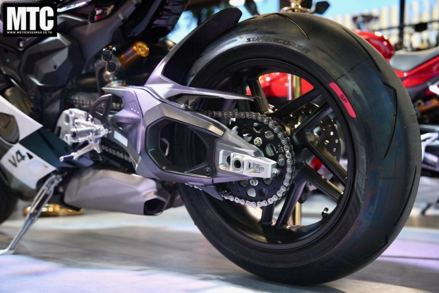 Panigale V4 Tricolore 2025 trinh lang Khi Tinh than Y cham den gioi han cuoi cua dam me - 25
