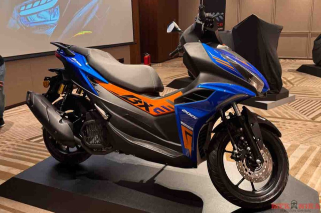 Ra mat Keeway BX200i co giao dien hao hao NVX 155 So huu nhieu trang bi xin voi binh xang 11 lit - 4