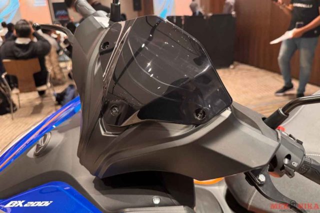 Ra mat Keeway BX200i co giao dien hao hao NVX 155 So huu nhieu trang bi xin voi binh xang 11 lit - 8