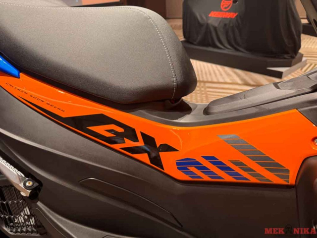 Ra mat Keeway BX200i co giao dien hao hao NVX 155 So huu nhieu trang bi xin voi binh xang 11 lit - 16