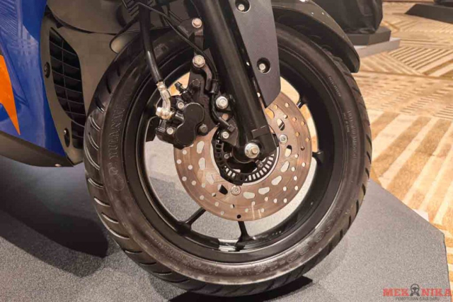 Ra mat Keeway BX200i co giao dien hao hao NVX 155 So huu nhieu trang bi xin voi binh xang 11 lit - 12