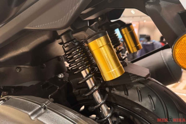 Ra mat Keeway BX200i co giao dien hao hao NVX 155 So huu nhieu trang bi xin voi binh xang 11 lit - 13