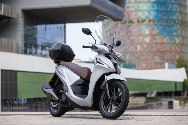 Ra mat Kymco People R Hybrid 125 Ke gat gio Honda SH125i tai luc dia gia - 5