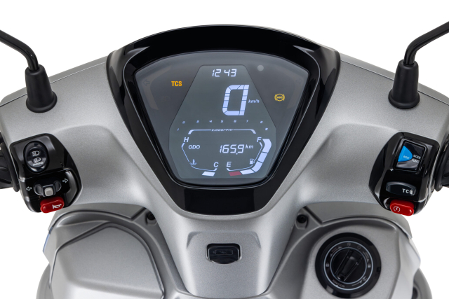 Ra mat Kymco People R Hybrid 125 Ke gat gio Honda SH125i tai luc dia gia - 9