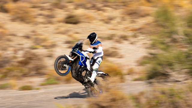 Ra mat MV Agusta Enduro Veloce 2026 Khi ve dep Y buoc vao the gioi offroad thuc thu - 8