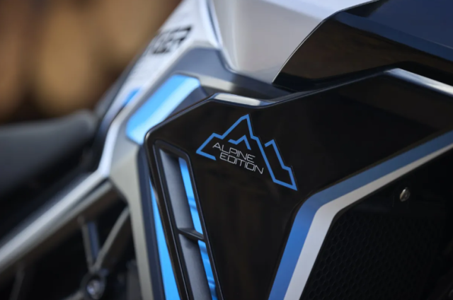 Ra mat Triumph Tiger 900 1200 Alpine Desert Edition 2026 Khi dam me cham toi gioi han moi - 15