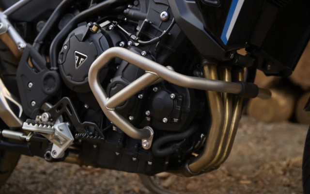 Ra mat Triumph Tiger 900 1200 Alpine Desert Edition 2026 Khi dam me cham toi gioi han moi - 17