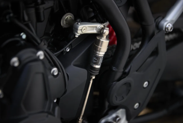 Ra mat Triumph Tiger 900 1200 Alpine Desert Edition 2026 Khi dam me cham toi gioi han moi - 19