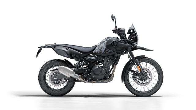 Royal Enfield Himalayan Mana Black Edition Khi bong den cua dam me cham den dinh troi - 3