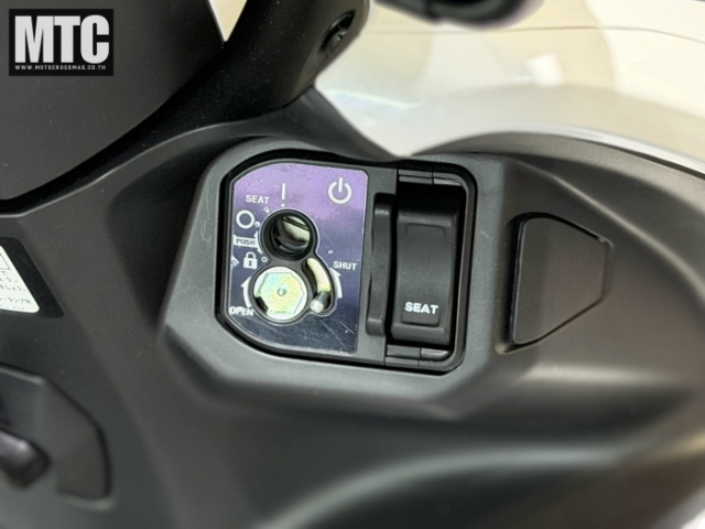 Soi chi tiet Honda Dio Lite tai JMS 2025 Tim diem khac biet so voi phien ban tieu chuan - 11