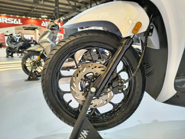 SYM BWT Phien ban de nho ten hon cua TPBW vua ra mat o EICMA nay co ca phanh ABS - 15