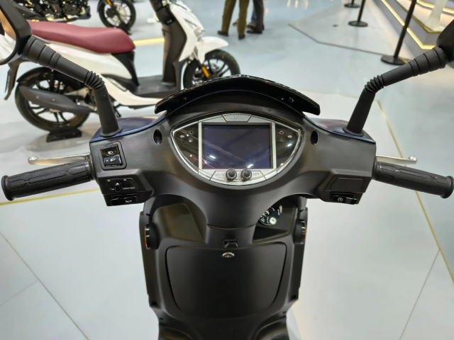 SYM Symphony SR 2026 khac biet voi dien mao hoan toan moi tai EICMA 2025 - 9