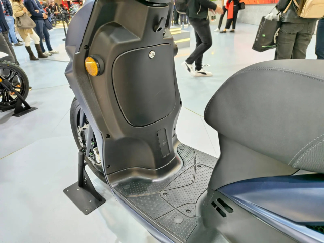 SYM Symphony SR 2026 khac biet voi dien mao hoan toan moi tai EICMA 2025 - 11