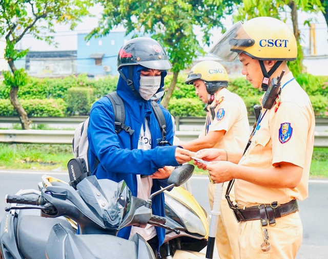 Trach nhiem phap ly khi chuyen nhuong phuong tien thieu thu tuc dinh danh - 6