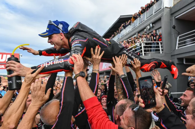 Valencia GP 2025 Khi ke manh vap nga ke tham lang troi day va ca mot mua giai goi gon 27 vong dua - 3