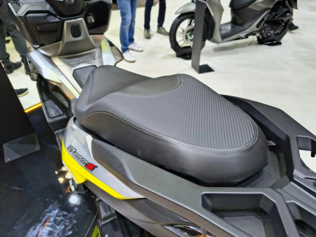 Voge SR125 GTS Doi thu moi cuc ki dang gom cua Honda PCX 125 tai luc dia gia - 15