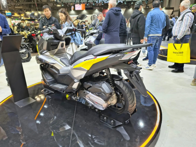 Voge SR125 GTS Doi thu moi cuc ki dang gom cua Honda PCX 125 tai luc dia gia - 21