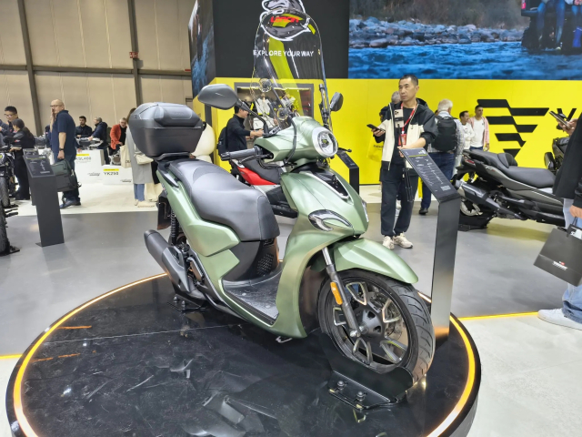 Voge SR16 Air Doi thu tiem nang cua SH Mode thiet ke Chau Au trang bi vuot troi phan khuc - 3