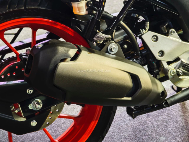 Yamaha FZRave ra mat gia chi hon 30 trieu Dong Doi thu dang gom trong phan khuc nakedbike 150cc - 7