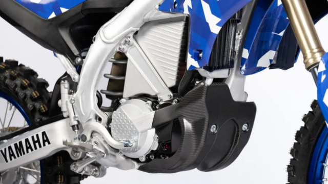 Yamaha YE01 Racing Concept Khi quai thu dien buoc vao duong dua cat bui - 3