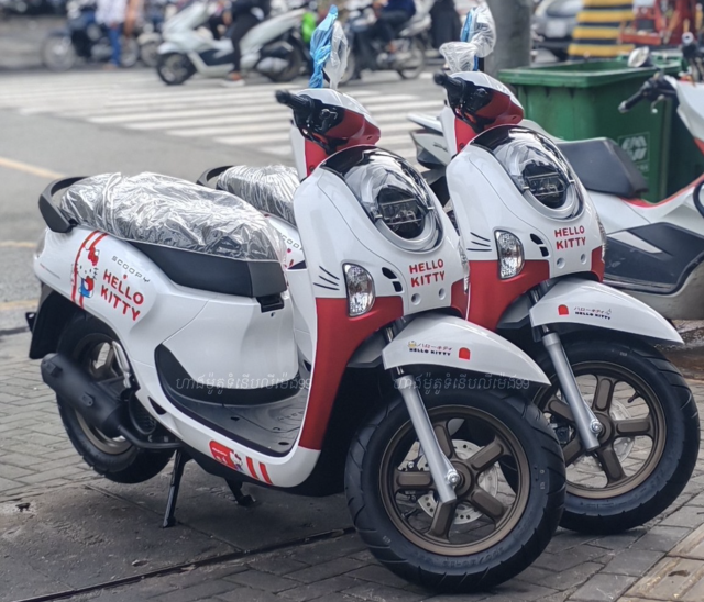 Bất ngờ với sự xuất hiện của honda scoopy 2025 phiên bản hello kitty - 3