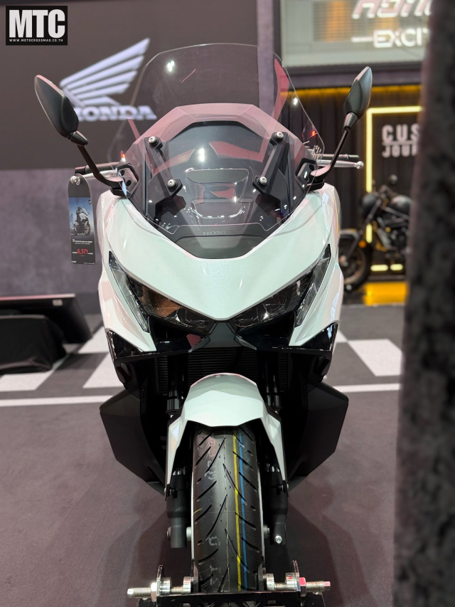 Cận cảnh honda forza 750 2026 thiết kế mới công nghệ nhiều hơn - 2
