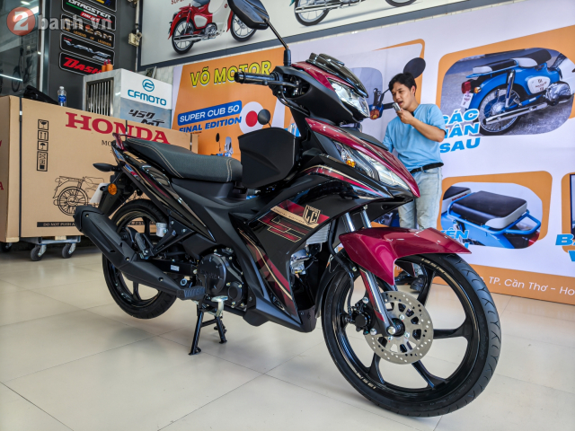 Can canh Yamaha 135LC Fi SE 2025 phien ban dac biet voi sac Do Titan vua do bo nuoc ta - 3