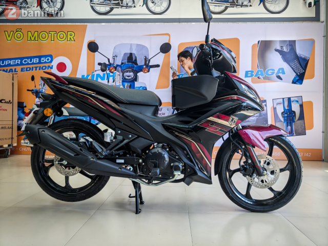 Can canh Yamaha 135LC Fi SE 2025 phien ban dac biet voi sac Do Titan vua do bo nuoc ta - 7