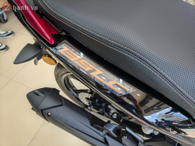 Can canh Yamaha 135LC Fi SE 2025 phien ban dac biet voi sac Do Titan vua do bo nuoc ta - 11